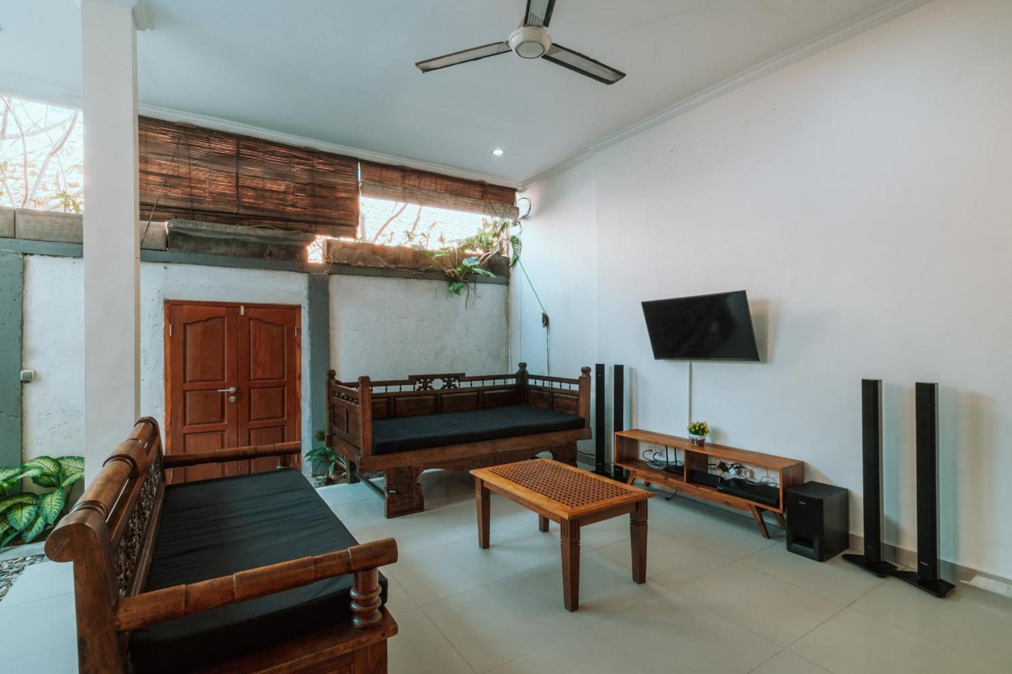 Umah Kita Lägenhet Seminyak Exteriör bild